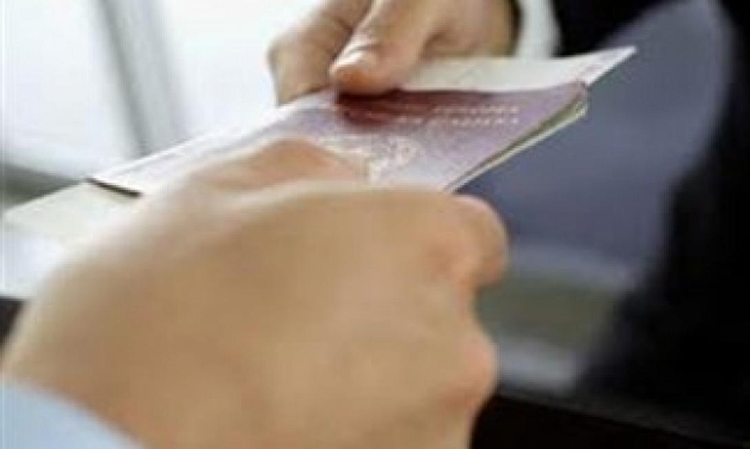 Τους "τσάκωσαν" με πλαστά διαβατήρια στο αεροδρόμιο Ηρακλείου