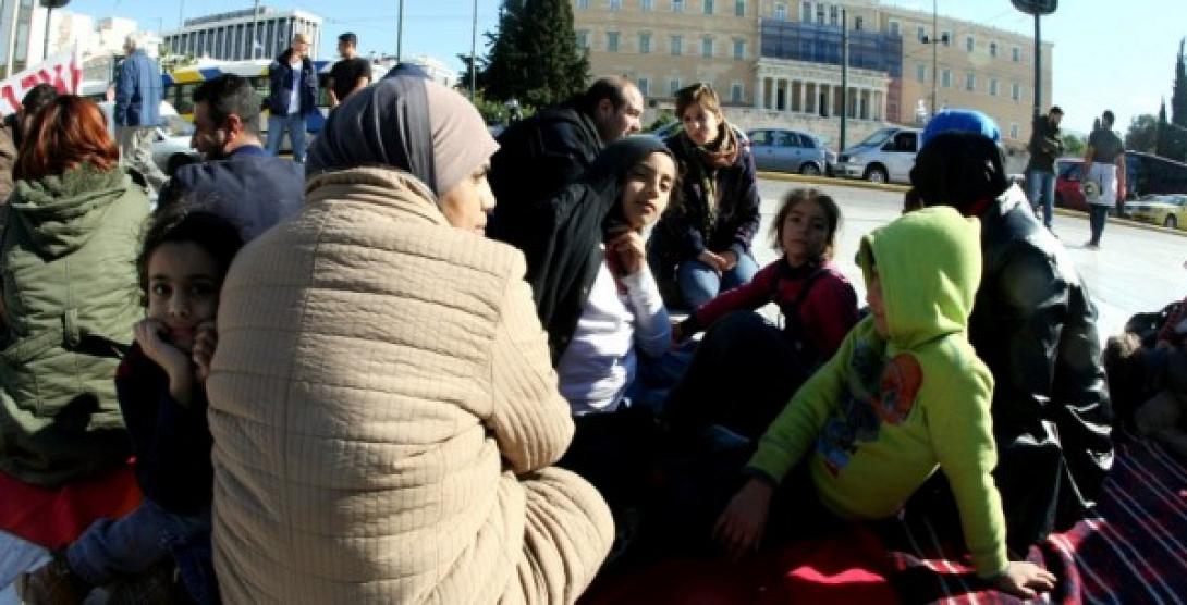 Απειλεί να αυτοκτονήσει 15χρονος Σύρος στην πλ. Συντάγματος