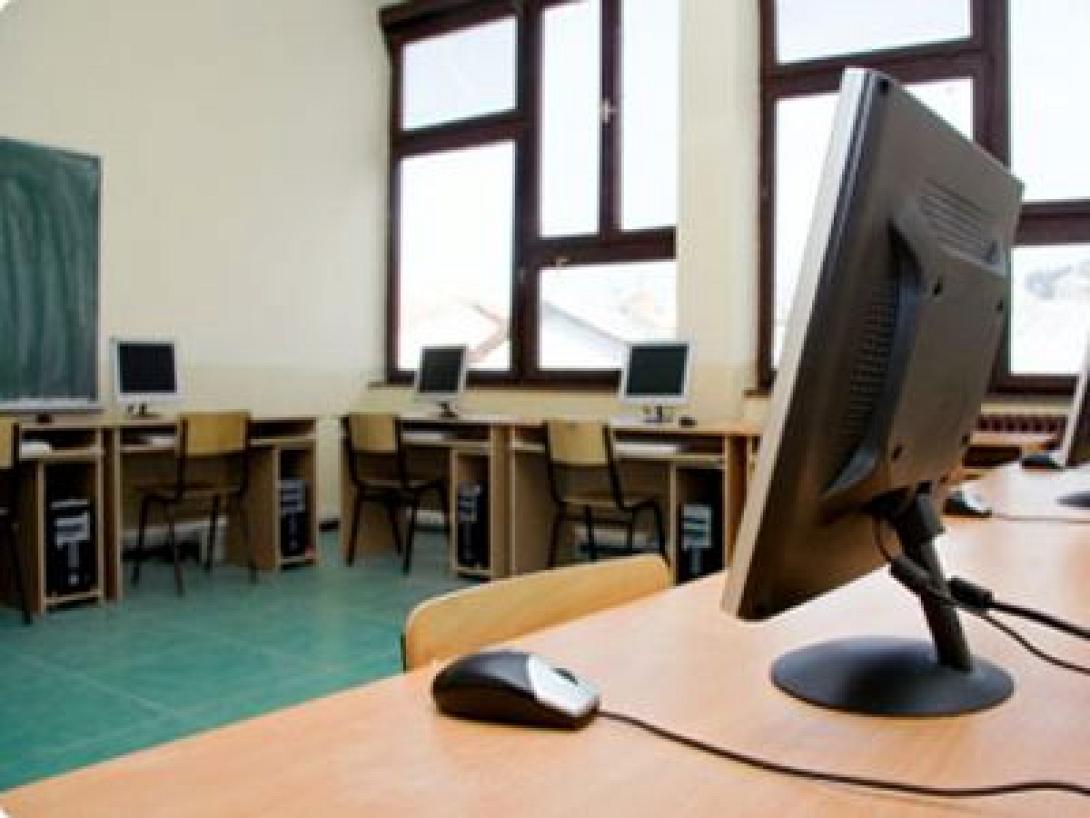 Στους δρόμους σήμερα και οι καθηγητές πληροφορικής- τρίωρη στάση εργασίας δασκάλων και καθηγητών