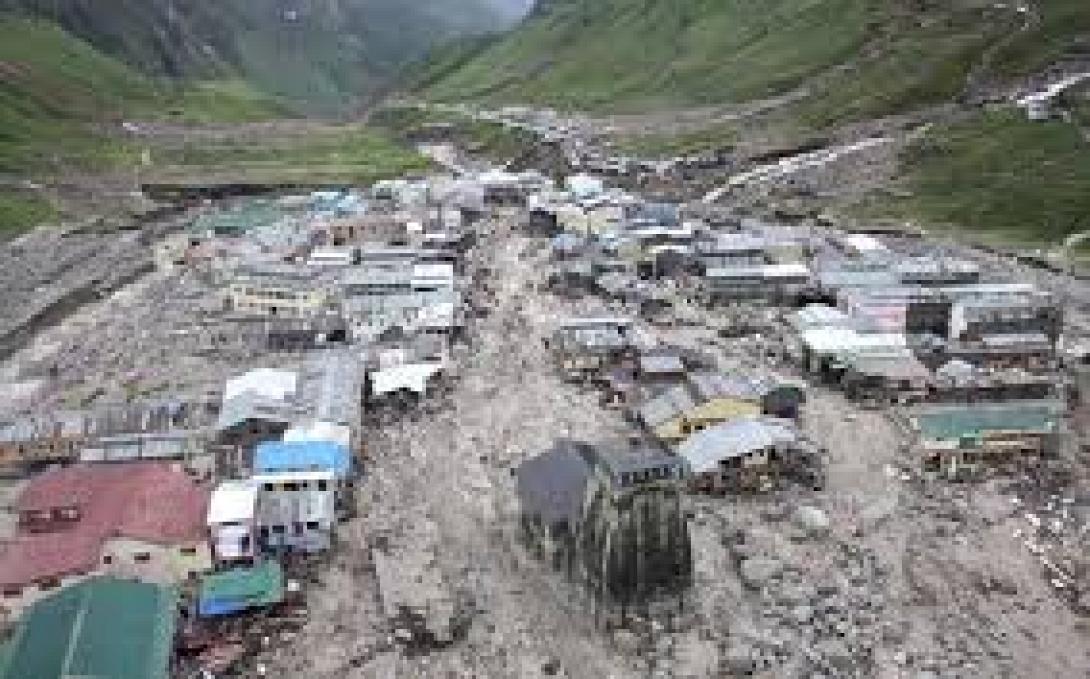 Τουλάχιστον 480 οι νεκροί, 200.000 παραμένουν εγκλωβισμένοι από τις πλημμύρες στο Κασμίρ