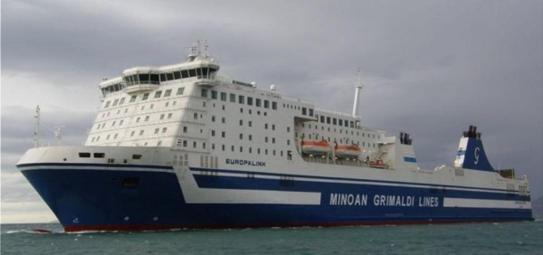 Ιταλικό οχηματαγωγό με εισροή υδάτων αποβίβασε εκατοντάδες αυτοκίνητα στην Κέρκυρα