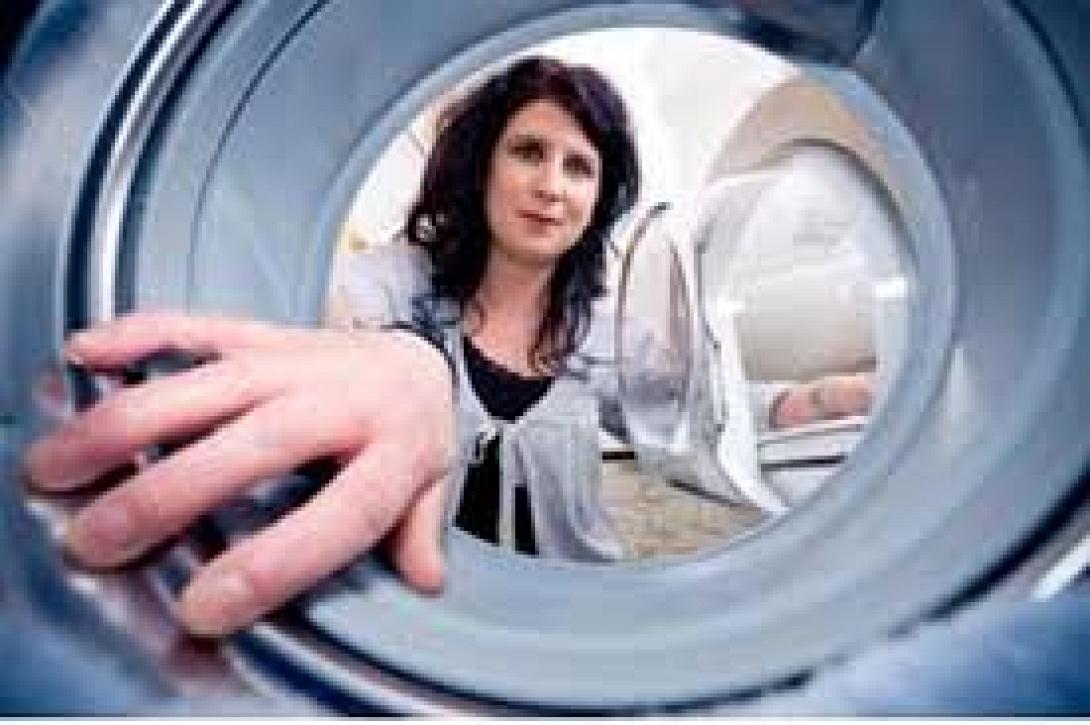 Πυροσβέστες απεγκλώβισαν 11χρονη μέσα από πλυντήριο 