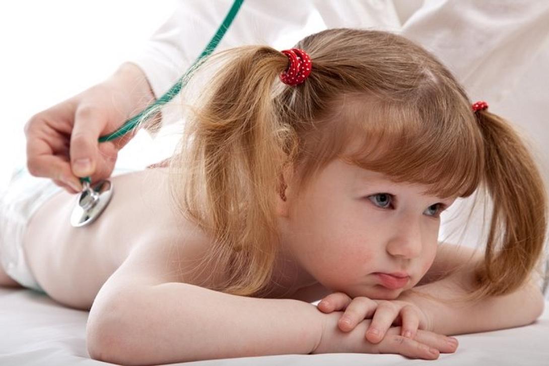 παιδί πνευμονία