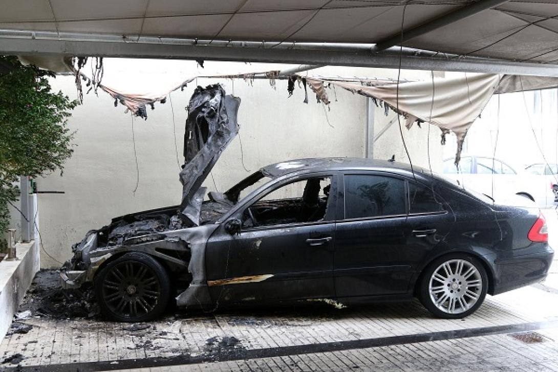 Παρανάλωμα του πυρος τρία οχήματα στο Ηράκλειο