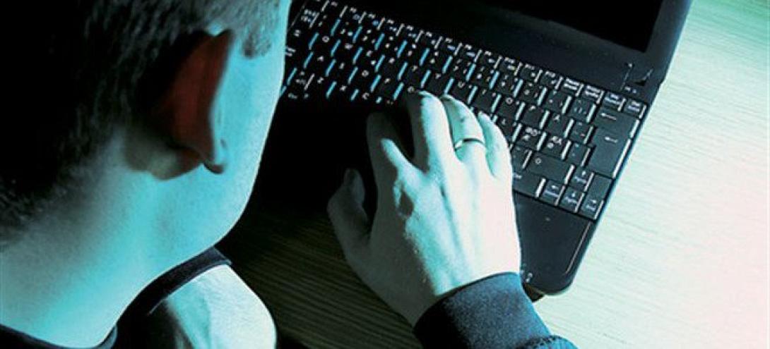 Βόλος: Υποδυόταν τον μαθητή στο facebook και εκβίαζε ανήλικα κορίτσια