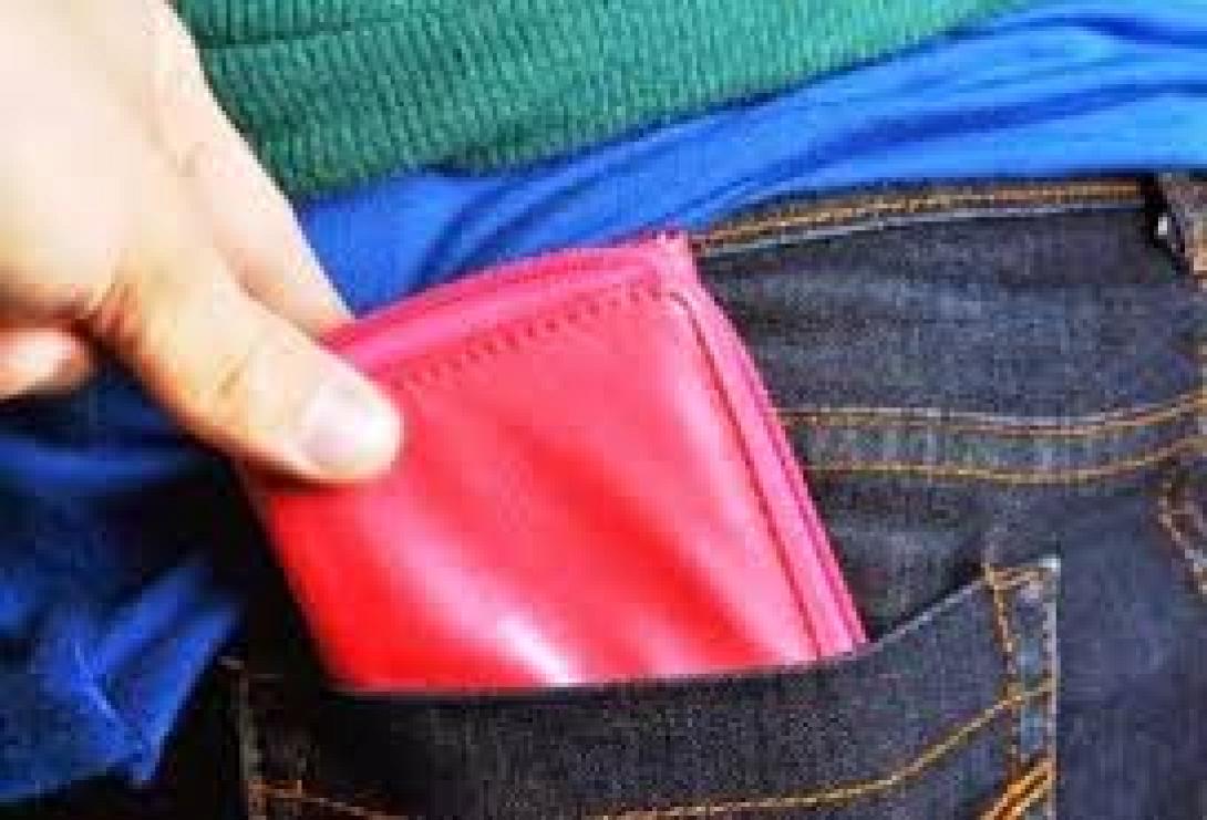 Χανιά: "Δασκάλες" στο ξάφρισμα πορτοφολιών δύο νεαρές γυναίκες