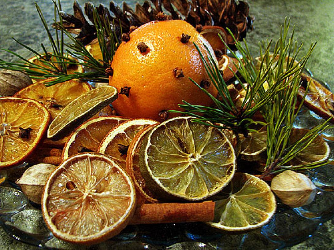 Ποτ-πουρί από αποξηραμένα φρούτα