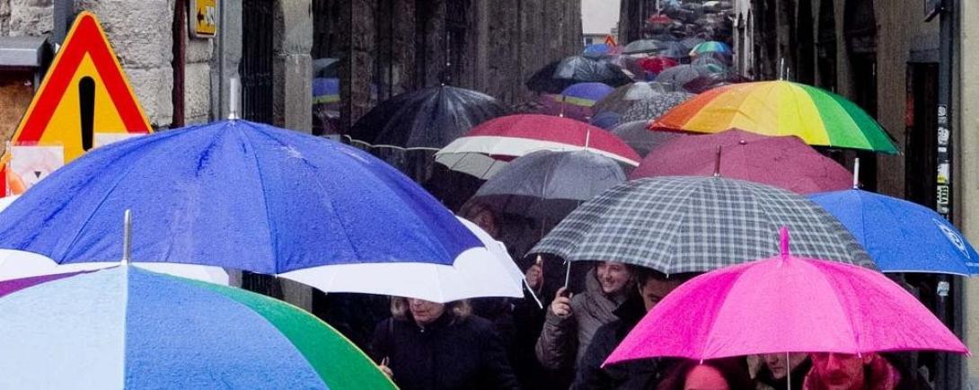 Με βροχές και καταιγίδες το σκηνικό του καιρού