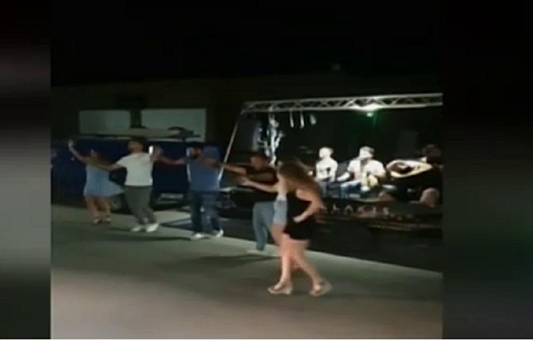 Περιοδεύον γλέντι σε… καρότσα 