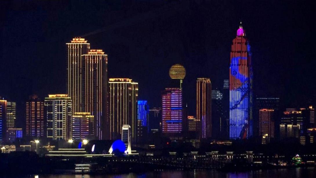 Γουχάν σόου με φώτα