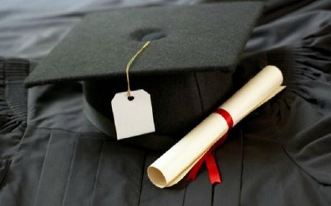 Έρευνα: Γεμάτοι πτυχία οι Έλληνες αλλά κενοί σε δεξιότητες