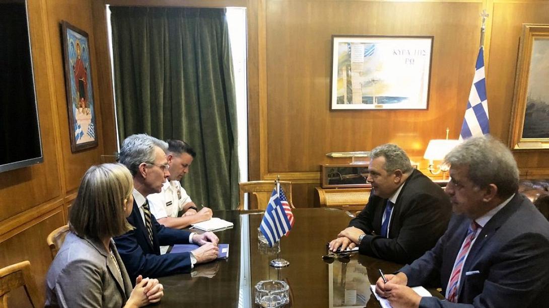 καμμενος παιατ.jpg