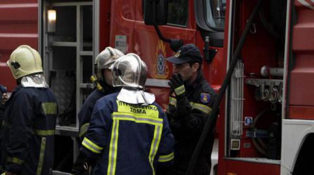 Δύο άστεγοι τραυματίες από πυρκαγιά, σε εγκαταλειμμένο κτίριο στην Αθήνα