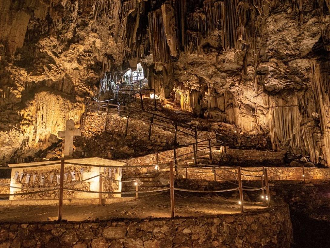 Σπήλαιο Μελιδονίου