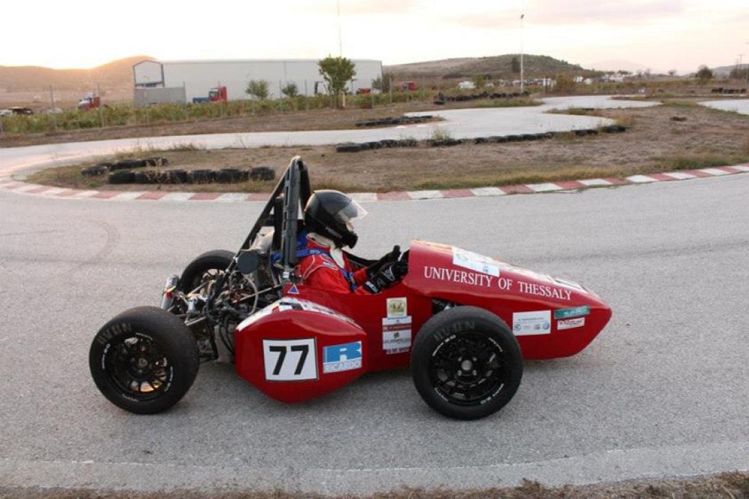 Έλληνες ​φοιτητές παρουσιάζουν το αυτοκίνητό τους τύπου Φόρμουλα! (βίντεο)