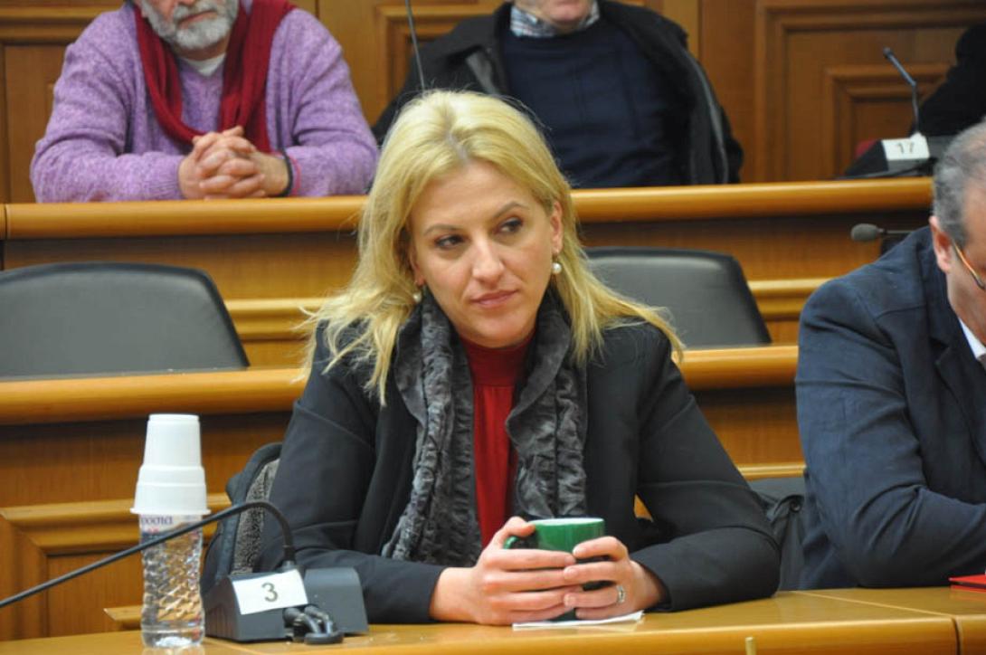 Παραιτήθηκε από βουλευτής η Ρένα Δούρου