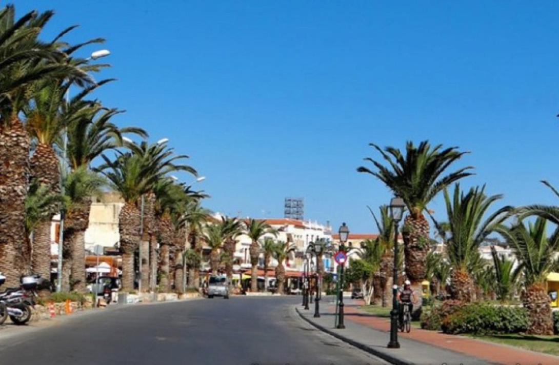 Γιορτινοί ρυθμοί στην αγορά του Ρεθύμνου