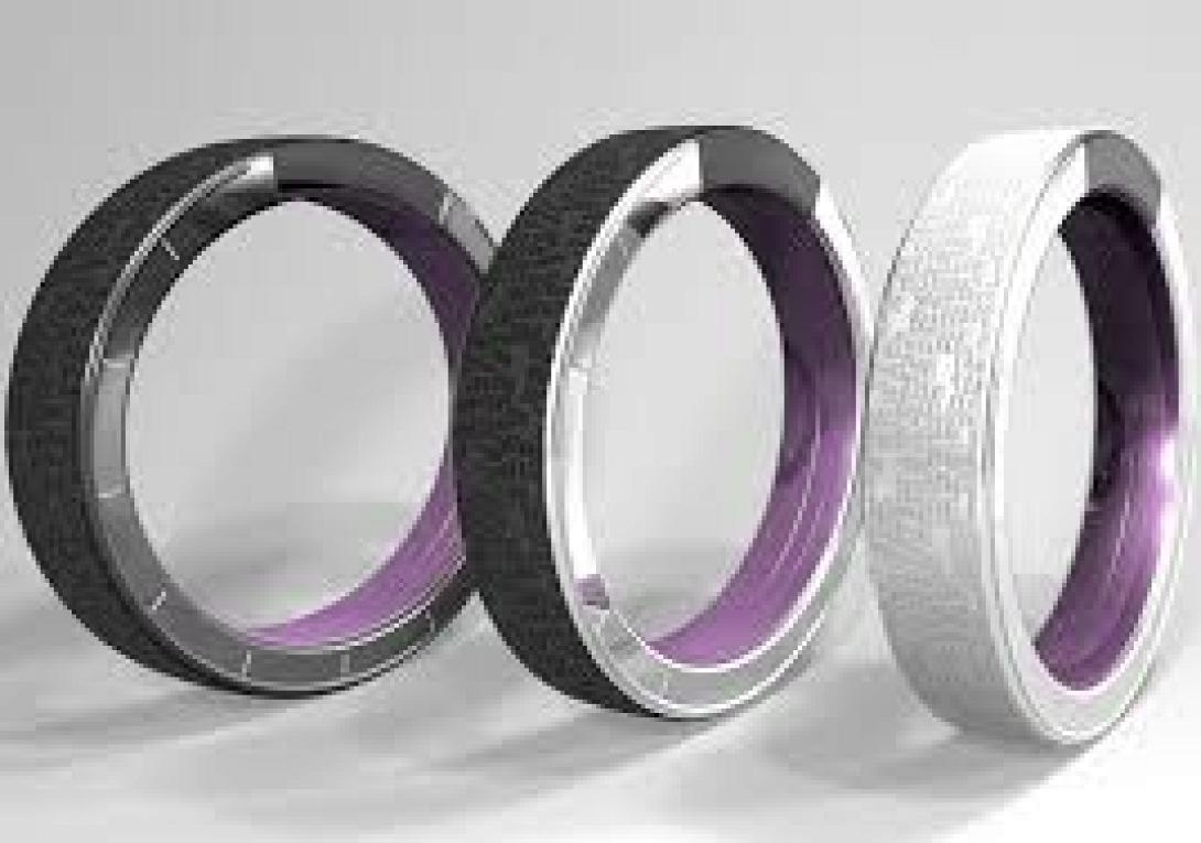 Ένα έξυπνο ρολόι που προβάλει την ώρα πάνω στο χέρι σας (βίντεο)