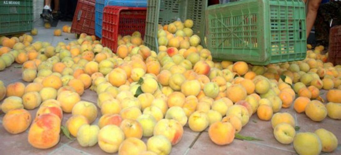 Πώς τα ελληνικά ροδάκινα κι η προπαγάνδα αλλάζουν το διεθνές status 