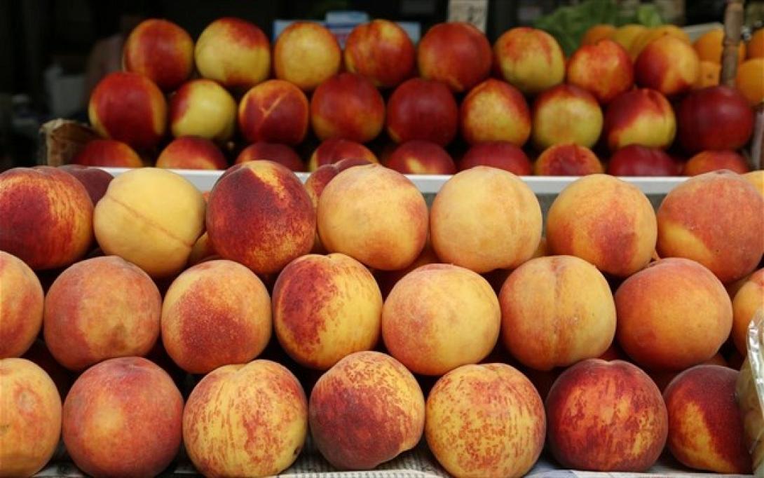 Ξεκινάει η απόσυρση ροδάκινων για διανομή σε ευπαθείς ομάδες