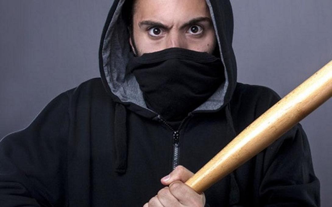 Πήραν τα ρόπαλα και πήγαν να λύσουν τις διαφορές τους - Άγριο σκηνικό στο Γάζι