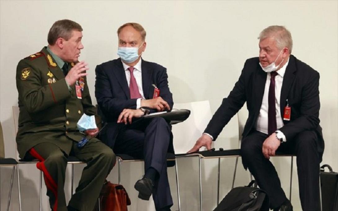 Ρώσος Πρεσβευτής - REUTERS/DENIS BALIBOUSE