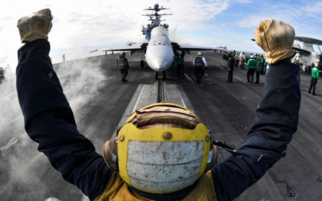 αμερικανικο αεροπλανο.jpg