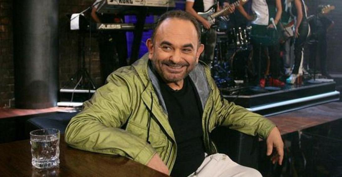 Σάκης Μπουλάς 