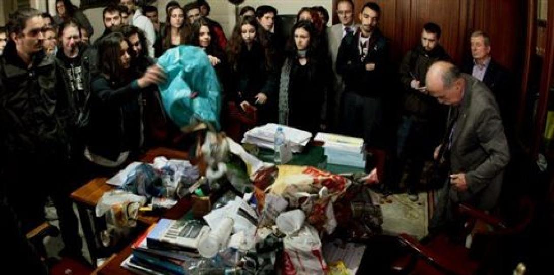 "Θλιβερό και καταδικαστέο το επεισόδιο στο Πανεπιστήμιο Αθηνών"