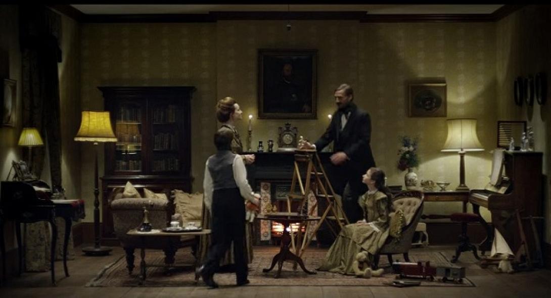 Οι αλλαγές που έγιναν στο σαλόνι τις τελευταίες δεκαετίες (βίντεο)