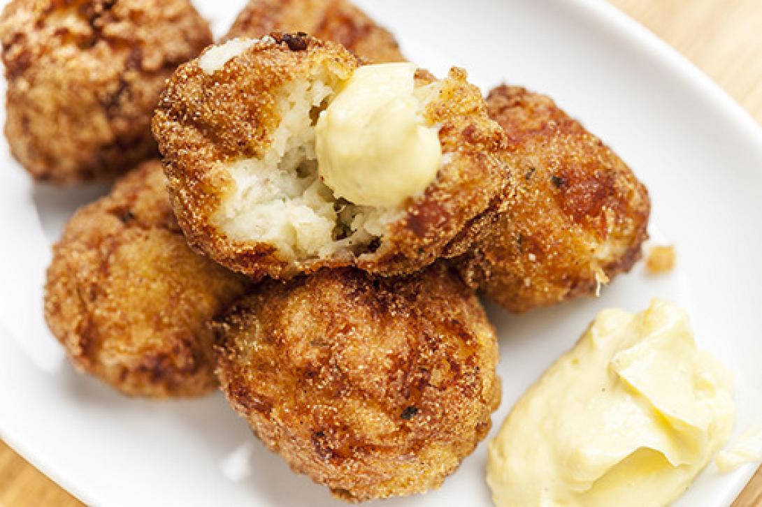 Κροκέτες Μπακαλιάρου με σκορδαλιά