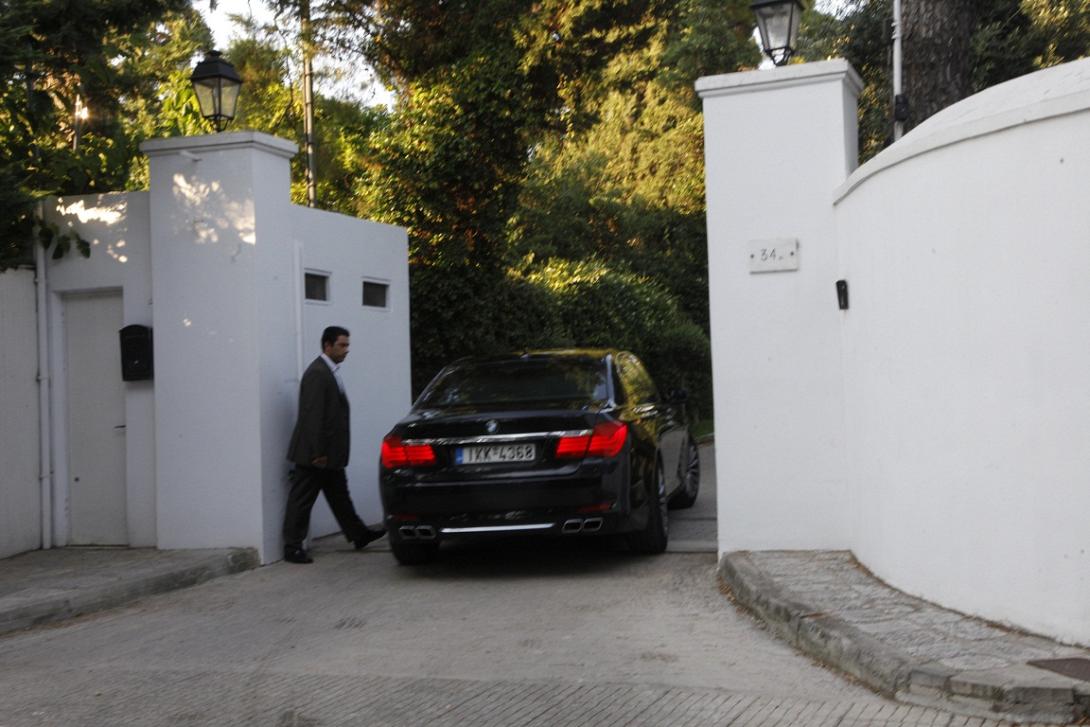 Προσαγωγές για διαμαρτυρία κοντά στο σπίτι του Σαμαρά