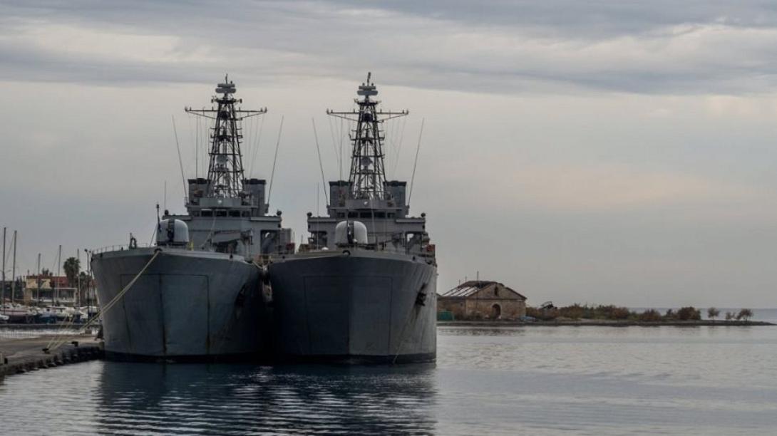 αρματαγωγα πολεμικο ναυτικο.jpg