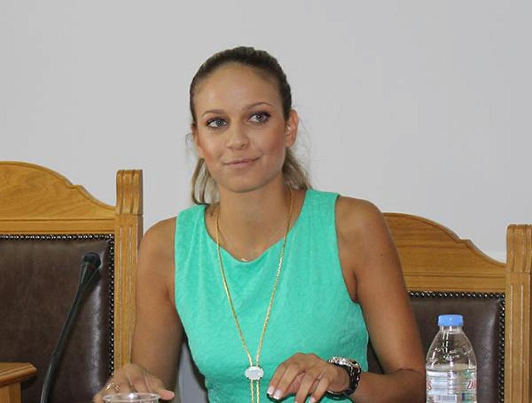 Η όμορφη Μυλοποταμίτισσα που έκλεψε τις εντυπώσεις στο Περιφερειακό Συμβούλιο!