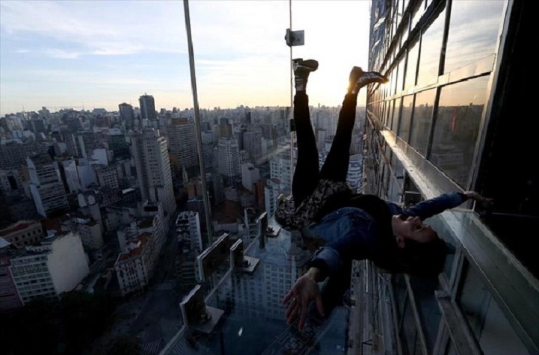 γυαλινη βεραντα