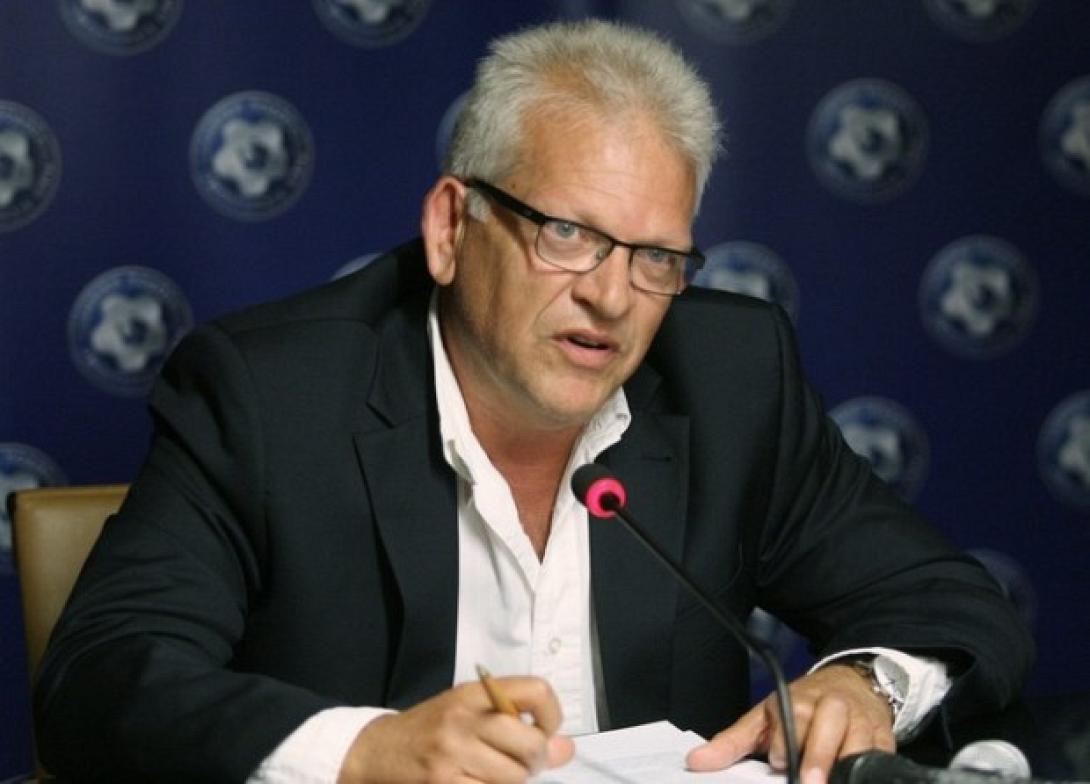 Ξανά φήμες για παραίτηση Σαρρή