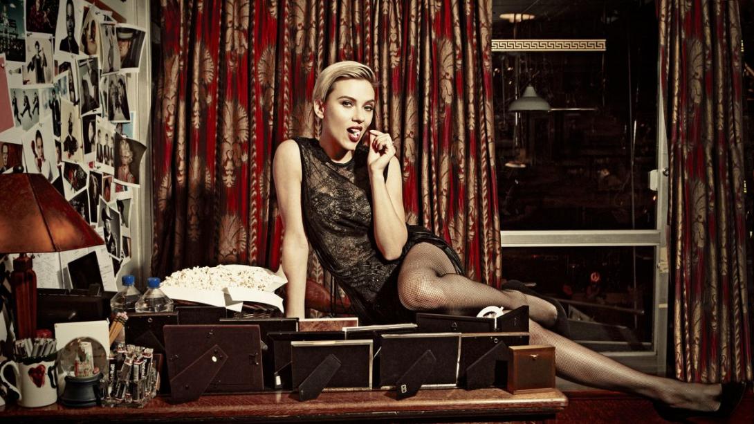 scarlett-johansson-saturday-night-live-photoshoot-by-mary-ellen-matthews_2.jpg