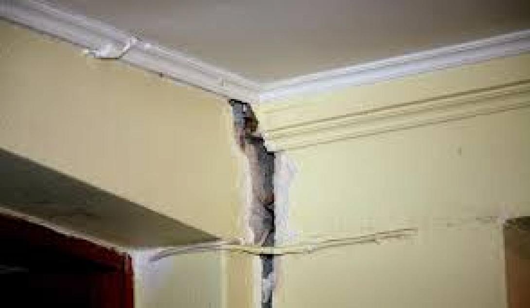 Συνεχίζονται οι έλεγχοι κτιρίων στην Κεφαλλονιά. Στο Ληξούρι το μεγαλύτερο πρόβλημα