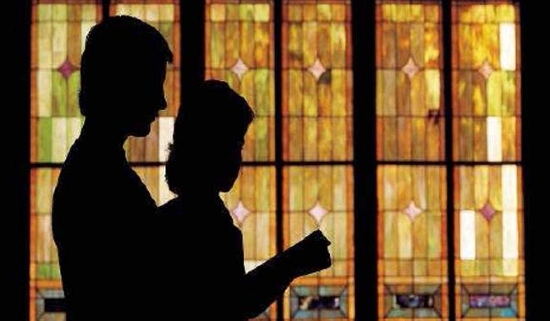 Dress Code ιερέα σε ανάπηρη γυναίκα - "Με φούστα, αλλιώς μην ξανάρθεις"