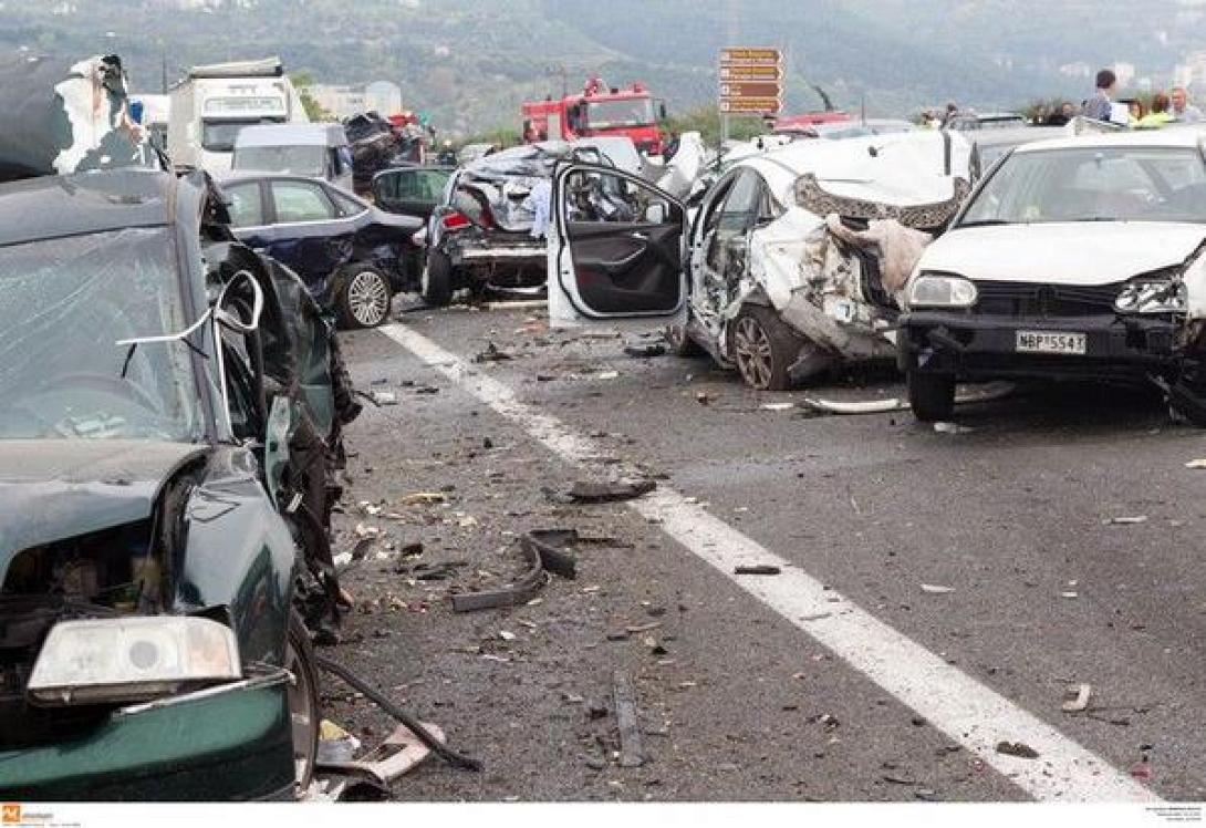 Φονική καραμπόλα 35 οχημάτων στην εθνική οδό Αθηνών- Λαμίας, στο Σχηματάρι
