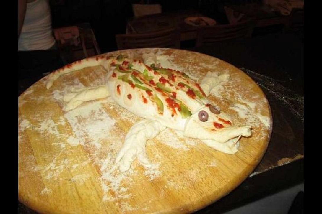 Ο Σήφης Κροκοδειλάκης έγινε περιζήτητη .. πίτσα στο Ρέθυμνο