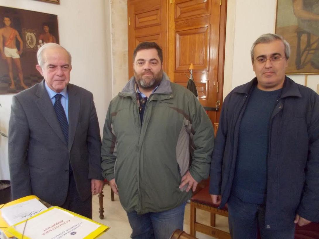 Ο Σύλλογος Εργαζομένων Ηρακλείου αντάλλαξε ευχές με τον Β. Λαμπρινό