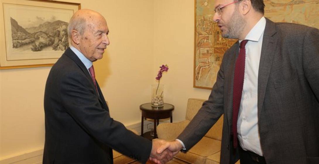 σημίτης θεοχαρόπουλος