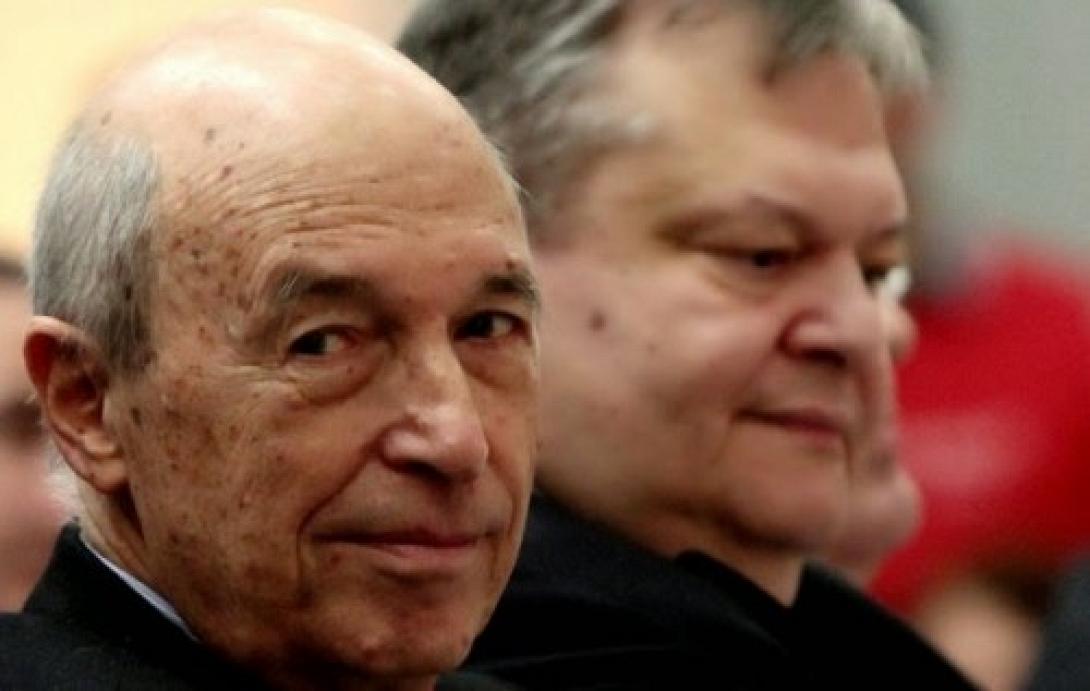 Ολοκληρώθηκε "σε καλό κλίμα" η συνάντηση Βενιζέλου - Σημίτη