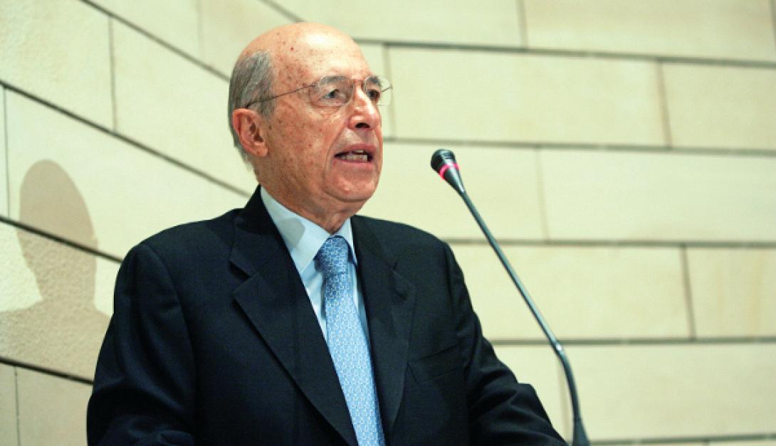 Διαψεύδει ο Κ. Σημίτης ότι θέλει πρόωρες εκλογές