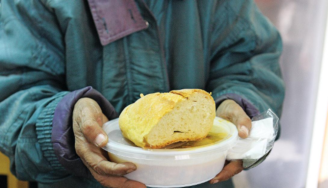 Η κυρία Ζαχαρένια στο συσσίτιο: Μία ιστορία στην Κρήτη της κρίσης
