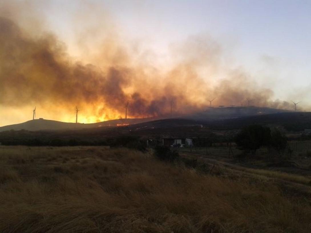 Ανεξέλεγκτη η φωτιά στο Χανδρά Σητείας - Συνελήφθη 25χρονος που την προκάλεσε από λάθος του