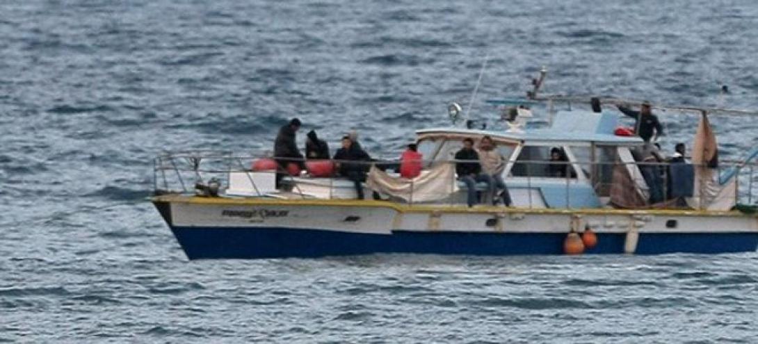 Πενήντα μετανάστες περισυνελέγησαν σε Χίο, Μυτιλήνη και Σύμη