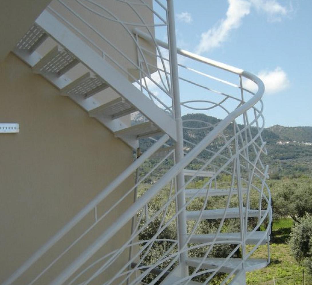 Τραγωδία στα Χανιά με γυναίκα που έπεσε από τις σκάλες και σκοτώθηκε!