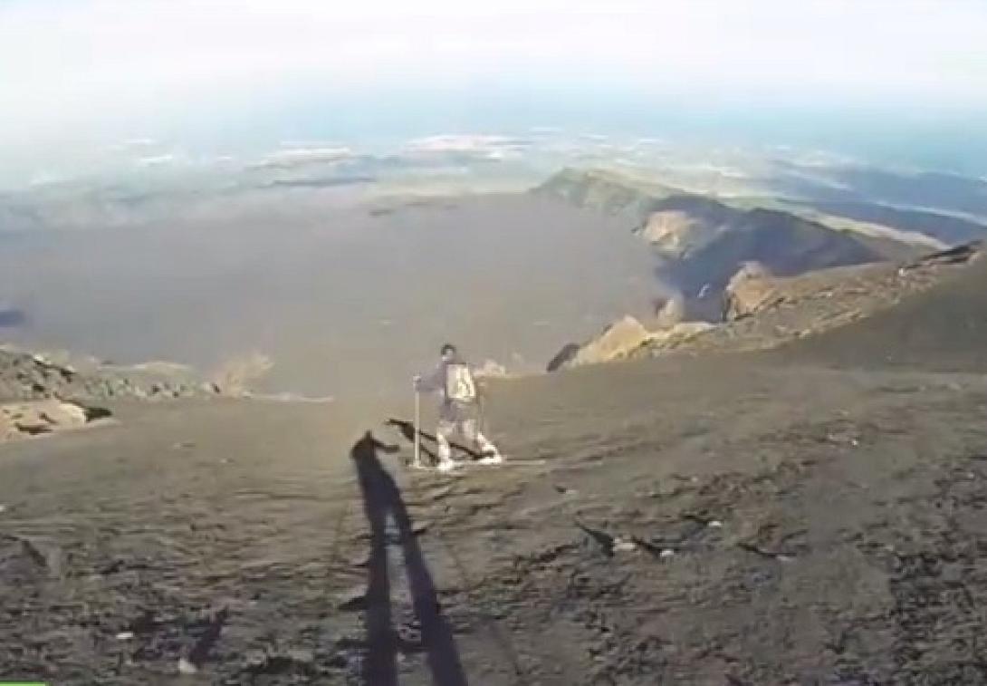 Ιδανικό για ... σκι το ηφαίστειο της Αίτνας